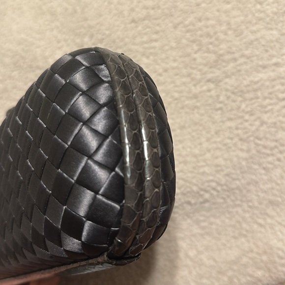 Bottega Veneta Clutch - Picture 5 of 10